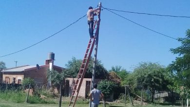 Photo of Fw: EL MUNICIPIO DE CASTELLI REALIZA RECAMBIO DE LÁMPARAS DE ALUMBRADO PÚBLICO