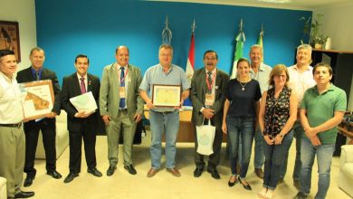 Photo of Fw: SANDER RECIBIÓ A INTEGRANTES DE LA ASOCIACIÓN FOLKLÓRICA LATINOAMERICANA