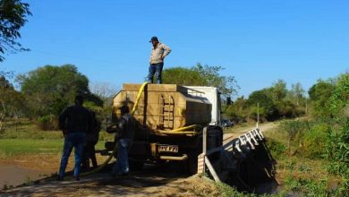 Photo of Fw: LA MUNICIPALIDAD DE CASTELLI LLEVA ADELANTE UNA INSESANTE ASISTENCIA CON AGUA A LOS PRODUCTORES DE LA ZONA