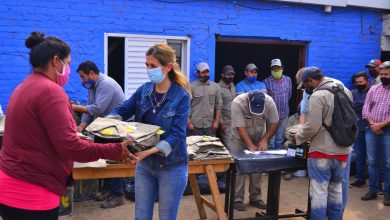 Photo of Fw: EL MUNICIPIO DE CASTELLI CONTINÚA CON LA ENTREGA DE INDUMENTARIA DE TRABAJO A SUS EMPLEADOS