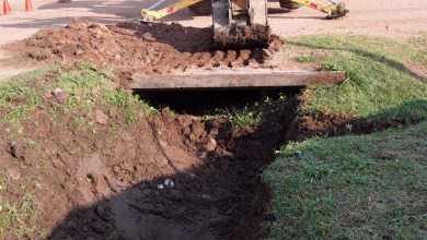 Photo of Fw: EL MUNICIPIO DE CASTELLI REALIZÓ LA LIMPIEZA DE CUNETAS Y ALCANTARILLAS POR CALLE DR VAZQUEZ