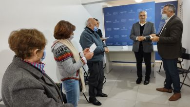 Photo of Fwd: PARTE DE PRENSA- VILA: REUNIÓN Y APOYO ECONÓMICO A INSTITUCIONES DE LA LOCALIDAD
