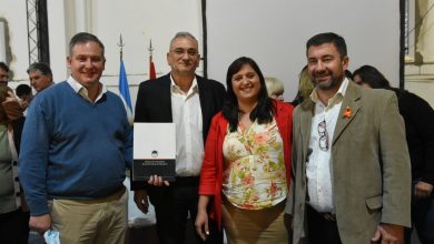 Photo of Fwd: PARTE DE PRENSA- Calvo entregó equipamiento la sala de oncología del Hospital Dr. Jaime Ferré de Rafaela
