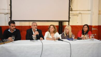 Photo of Fwd: SALUD: LA PROVINCIA ENTREGA MÓVIL PARA TRASLADO DE PACIENTES A CENTROS DE MAYOR COMPLEJIDAD